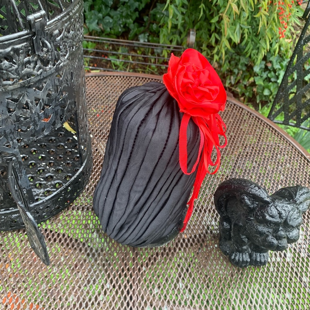 Cloche hat in black with a raw edged fabric flower pin by kreativekristen - Picture 8 of 8